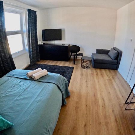 Lovely One Bedroom Flat London Bagian luar foto
