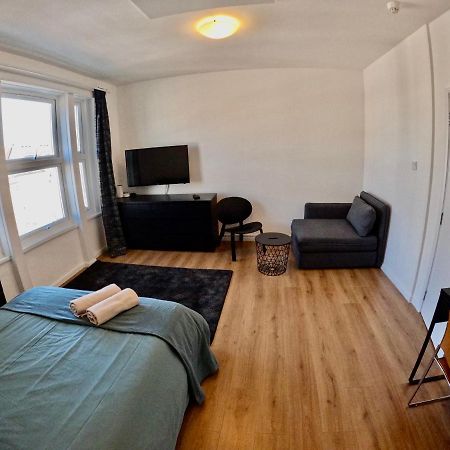 Lovely One Bedroom Flat London Bagian luar foto