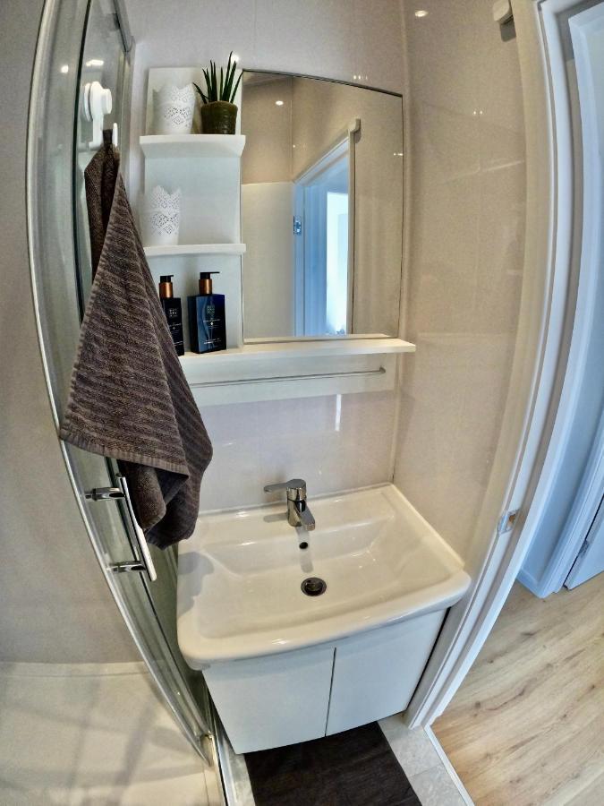 Lovely One Bedroom Flat London Bagian luar foto