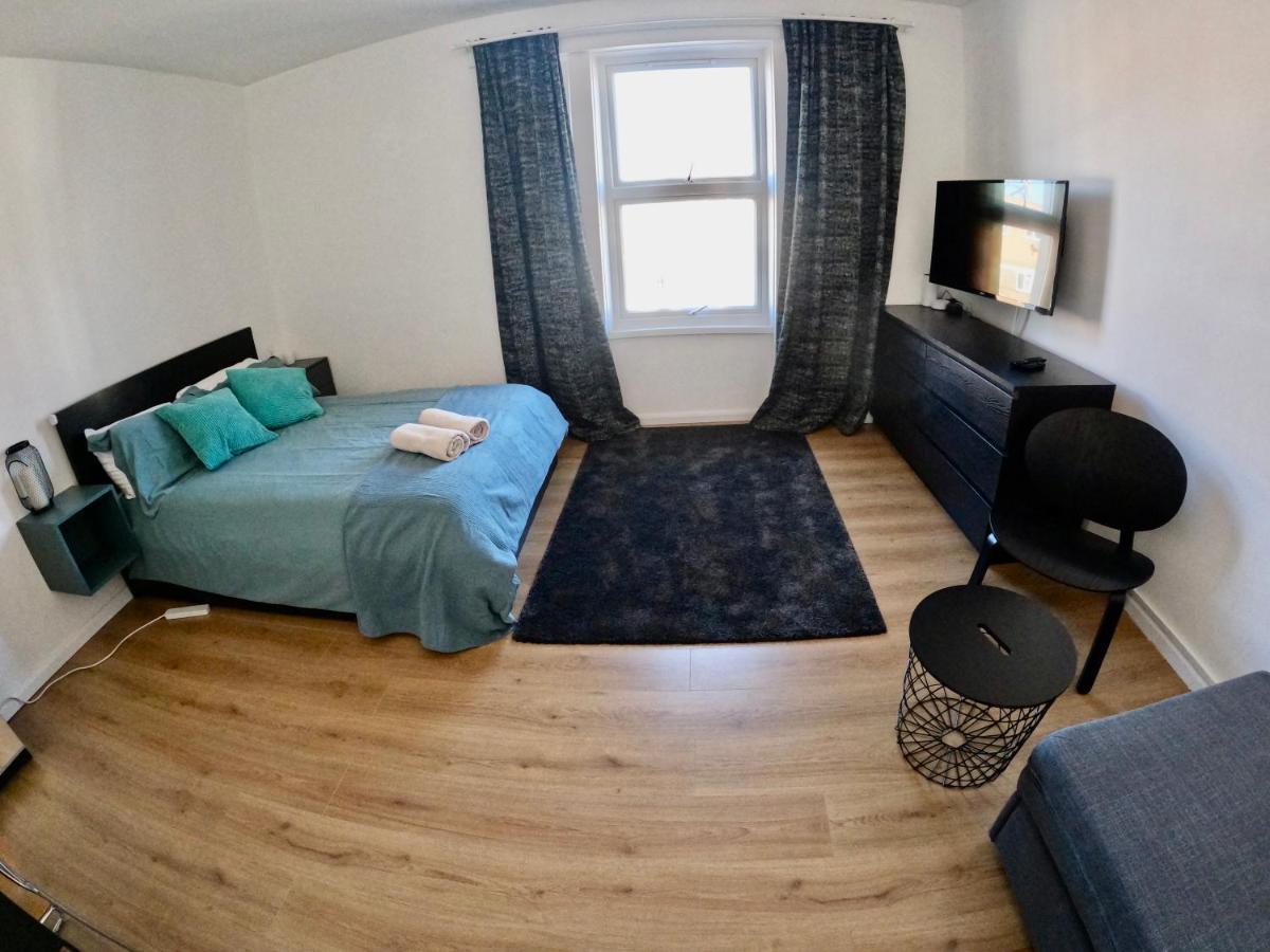 Lovely One Bedroom Flat London Bagian luar foto