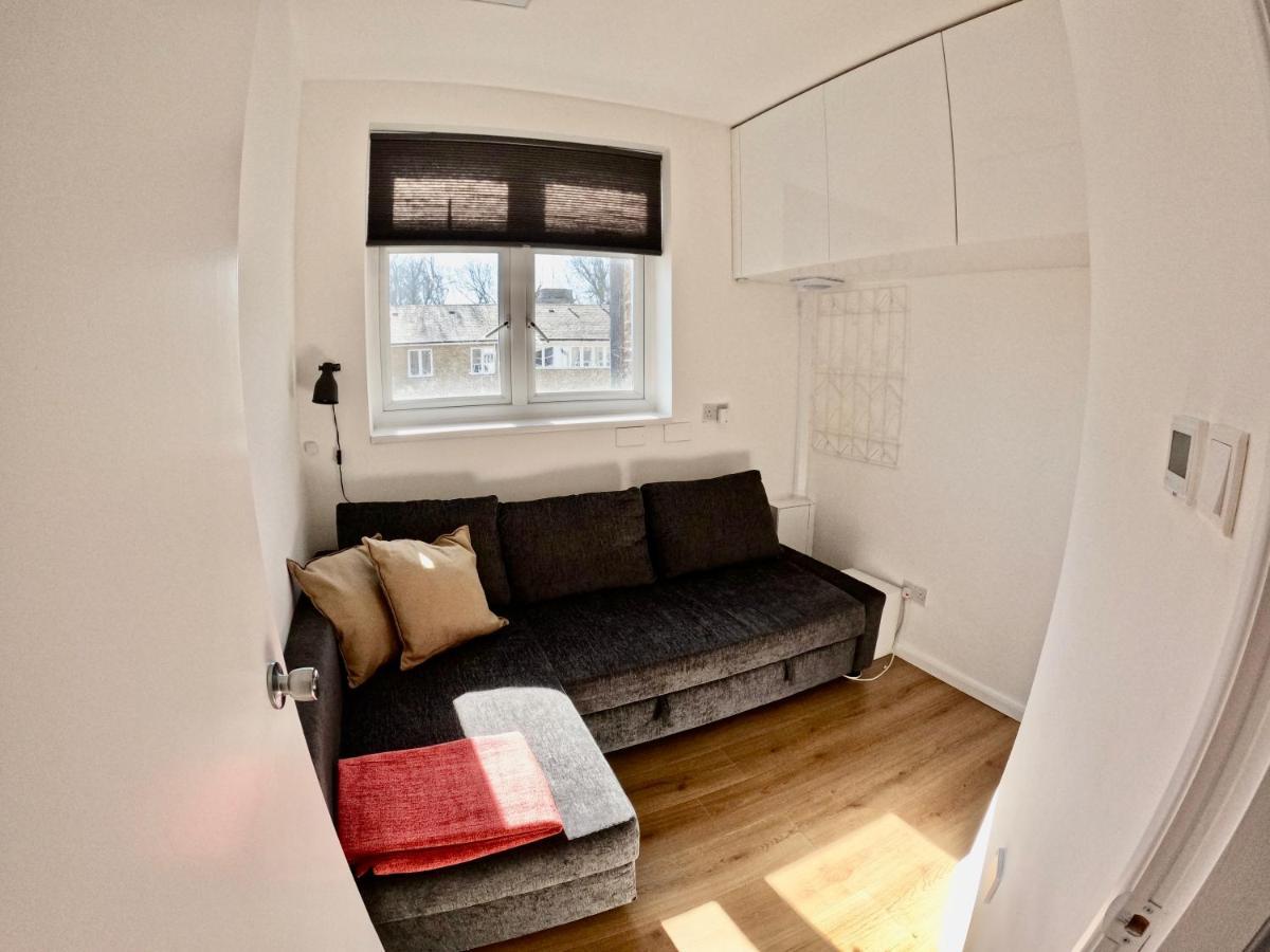 Lovely One Bedroom Flat London Bagian luar foto