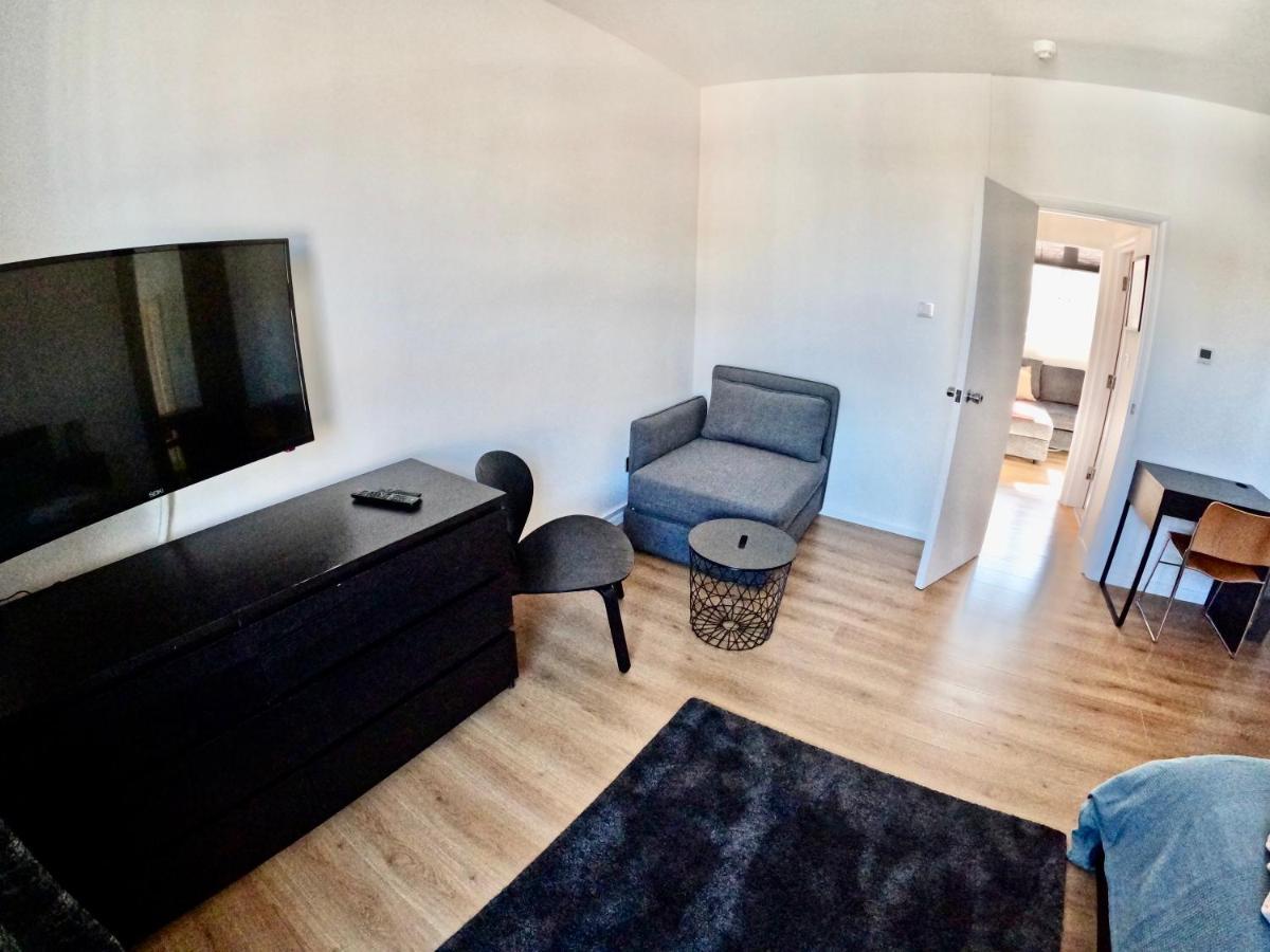 Lovely One Bedroom Flat London Bagian luar foto