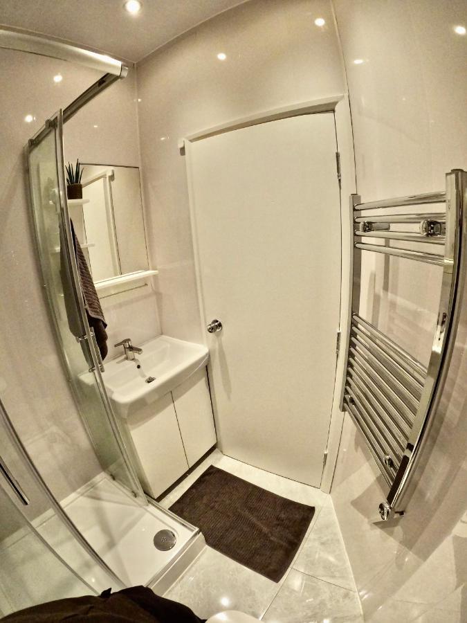 Lovely One Bedroom Flat London Bagian luar foto